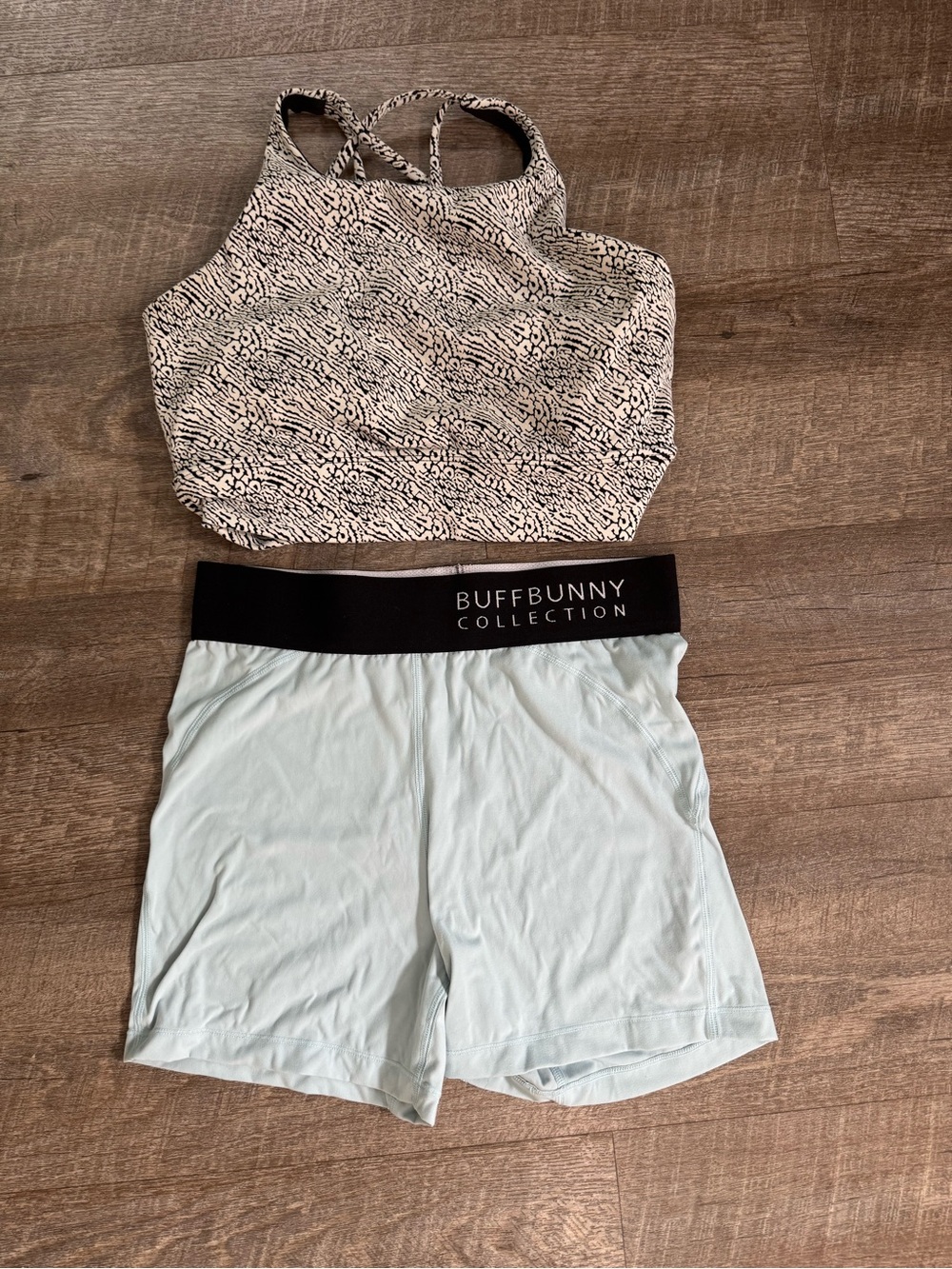 BuffBunny Sports Bra High Waist Biker Shorts 2 Piece Set S